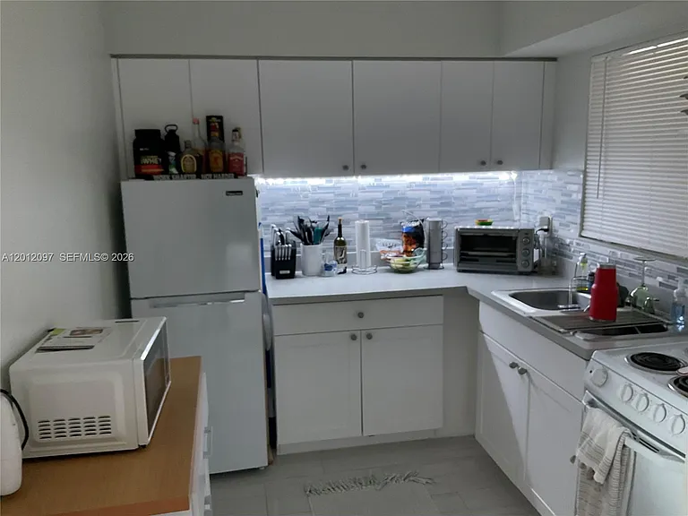 510 SE 9th St #5 — Photo 5