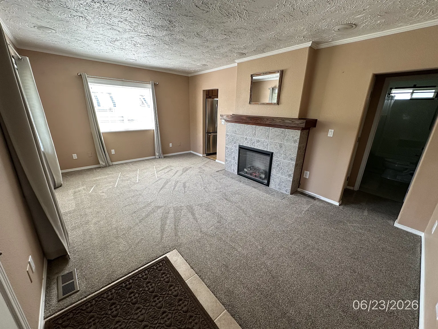 3 bed, 1560 sqft, $1,950 — Photo 2