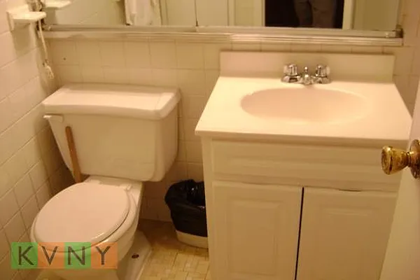 Rented by KVNY Soho | media 10