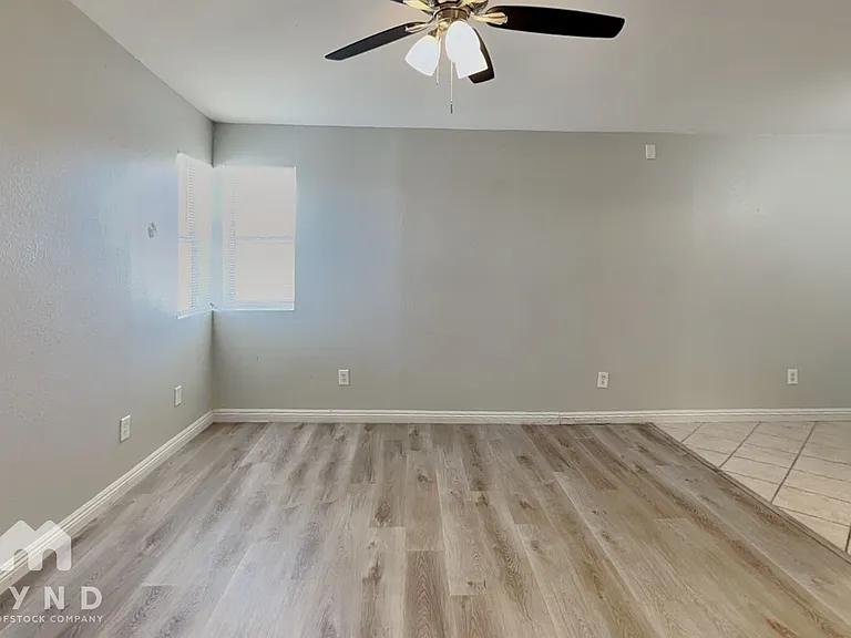 1908 Allen Ave — Photo 11