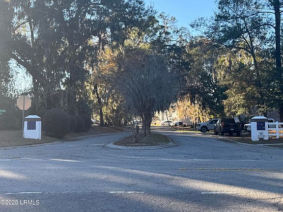 3rd image of 75 Wintergreen Drive