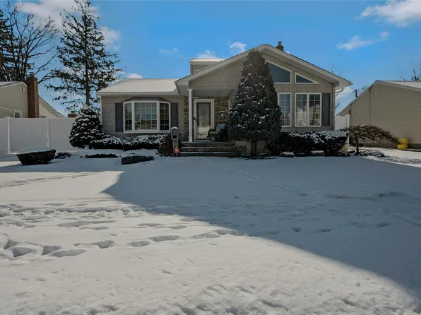 5 Linden Court, Hicksville, NY 11801