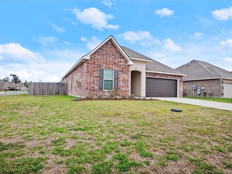 1st image of 31 Pepper Creek Dr