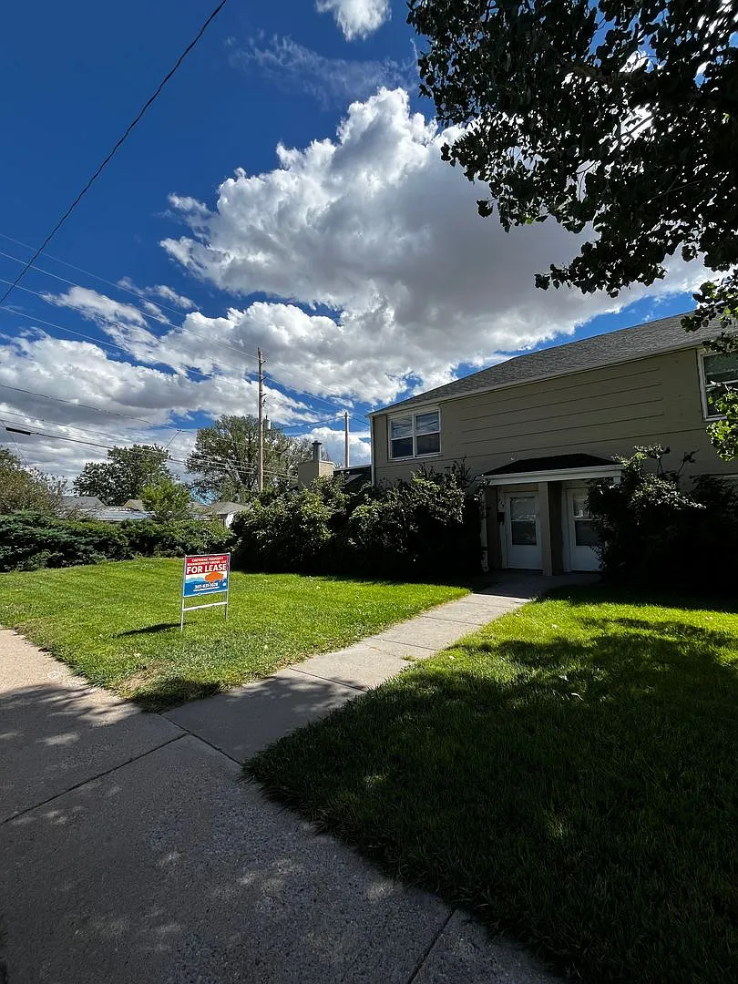 3 Bedroom 1.5 Bathroom Townhome Close To Warren Afb — Photo 1