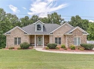 8990 Vanns Tavern Rd, Gainesville, GA 30506