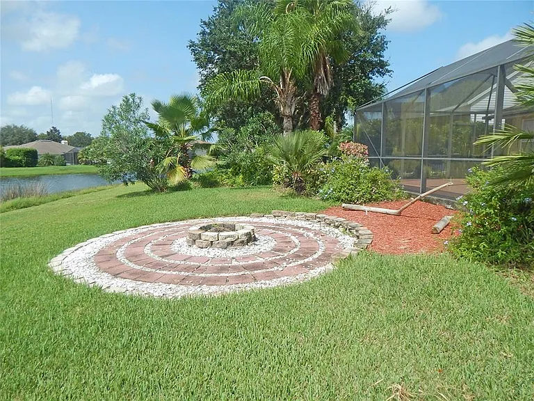 6367 Bridgecrest Dr — Photo 32