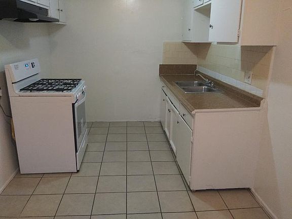 2nd image of 1017 W 95th St APT 6