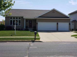 1155 N Thompson Rd, Sun Prairie, WI 53590