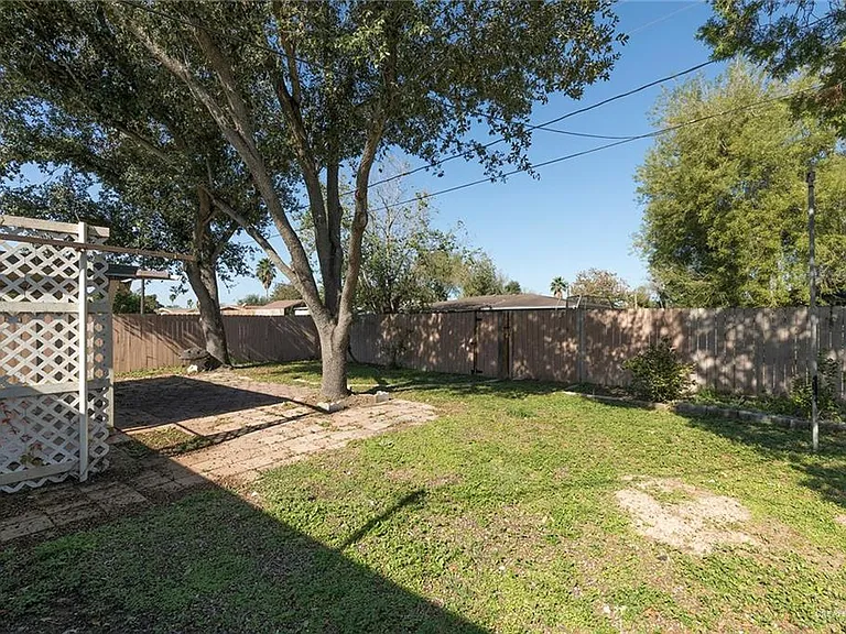 2504 Pecan Ave — Photo 32