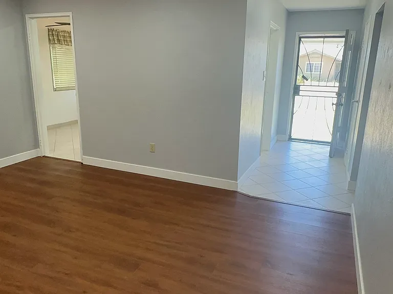 7976 San Marino Dr — Photo 2