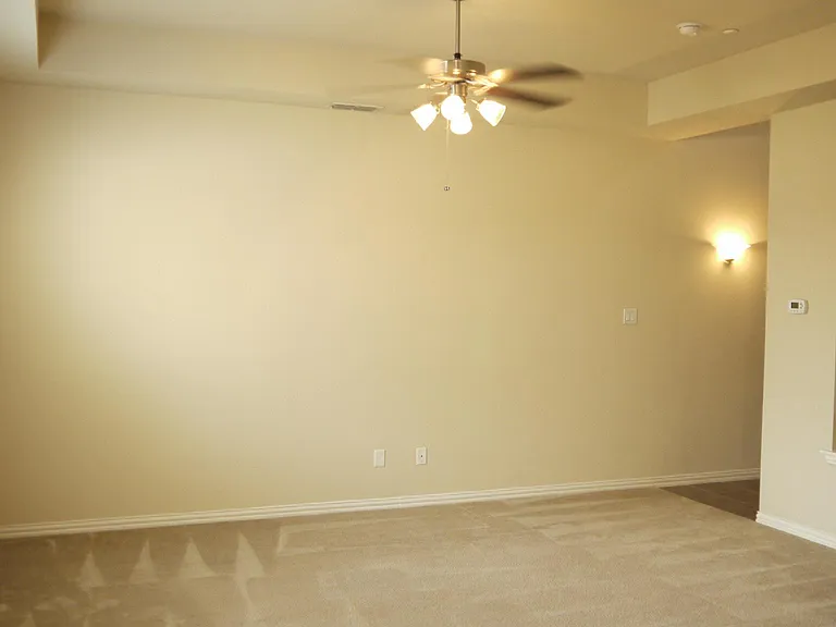 4660 Perthshire Ct — Photo 11