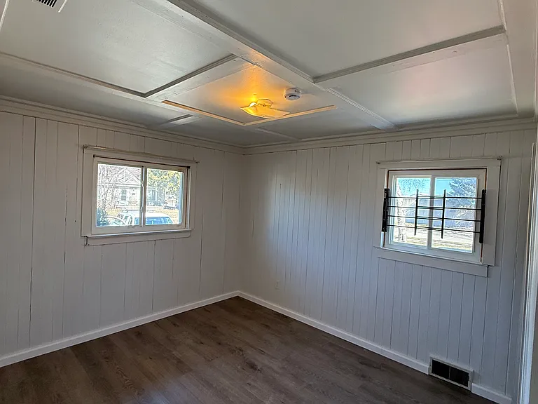 11330 Packard Ave — Photo 3