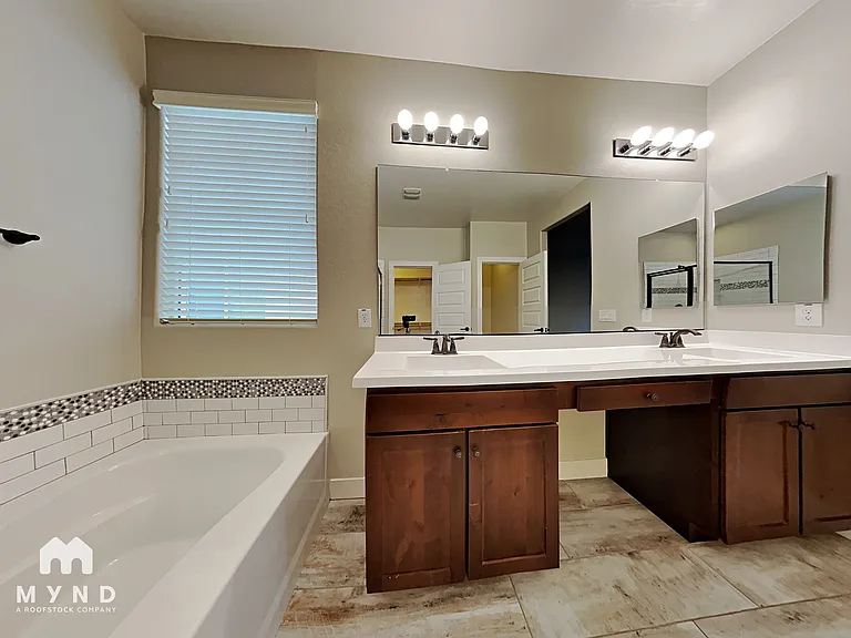 2639 N Walker Way — Photo 11