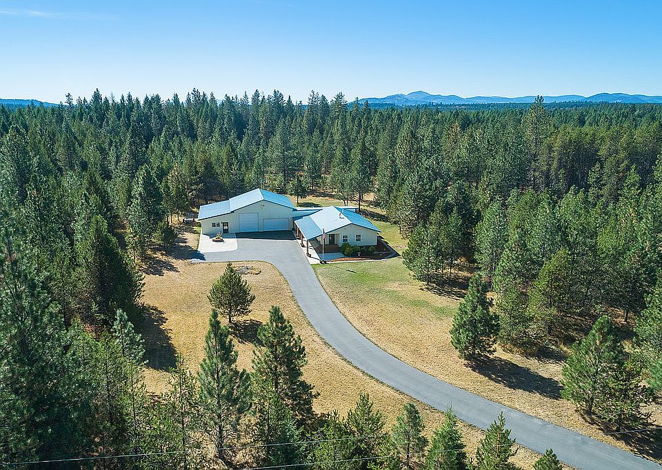 Exterior & paved driveway