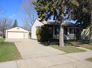 1534 1st St SE, Minot, ND 58701