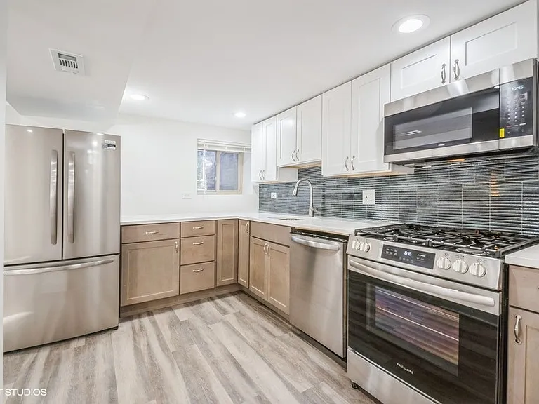 1414 W Rascher Ave #GE — Photo 1