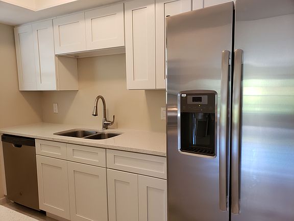4th image of 1536 Brookside Ave