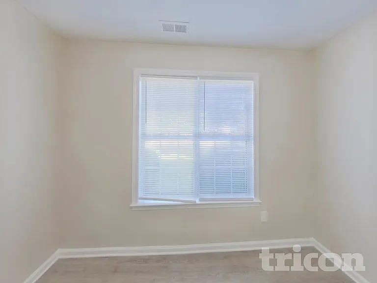 5001 Alexis Dr — Photo 9
