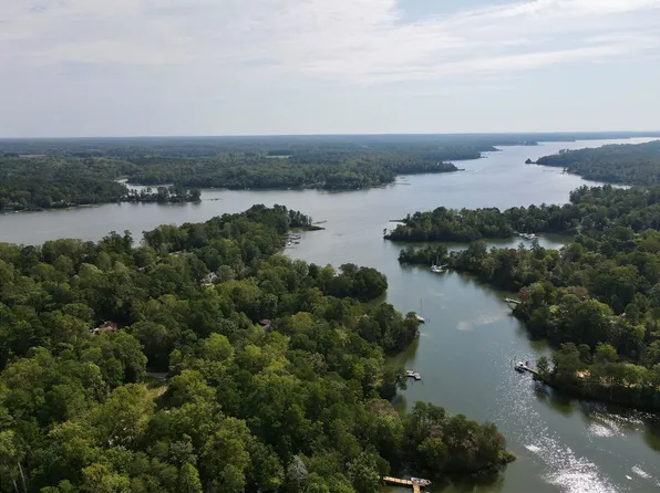 46 & 47 Forest Ln, Lancaster, VA 22503