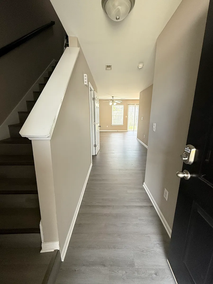 Building Photo - 705 Bellview Way