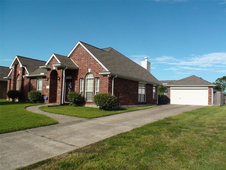 1st image of 306 King William Dr