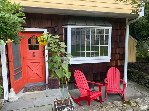 2404 New Hackensack Rd #1, Poughkeepsie, NY 12603