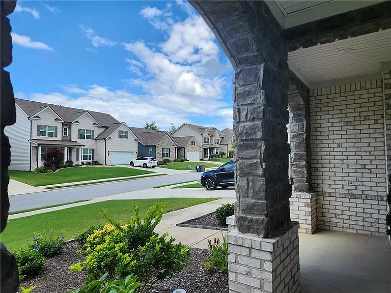 3650 Deaton Trl — Photo 2