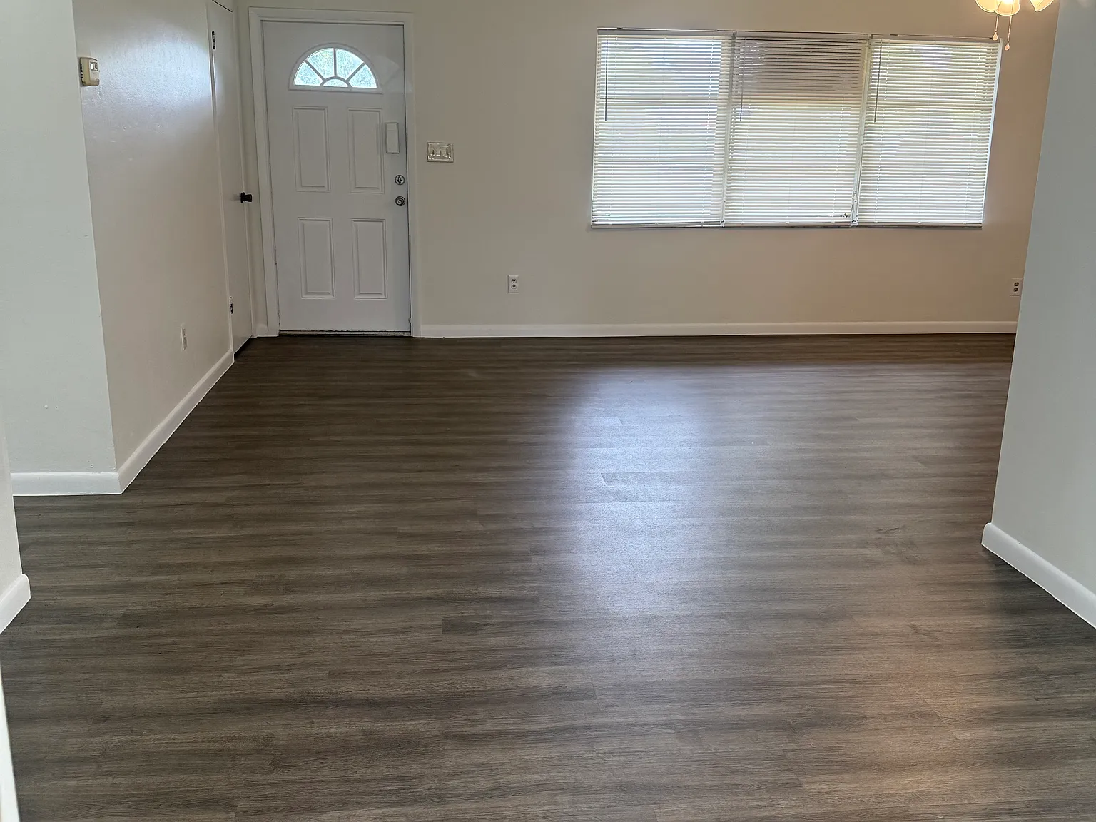 2 bed, 920 sqft, $1,300 — Photo 4