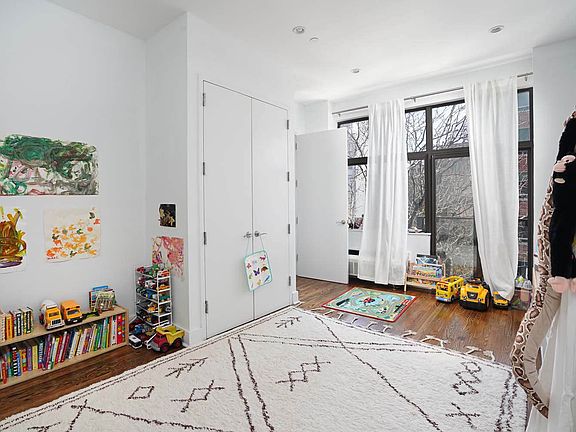 4th image of 230 E 124th St APT 5C