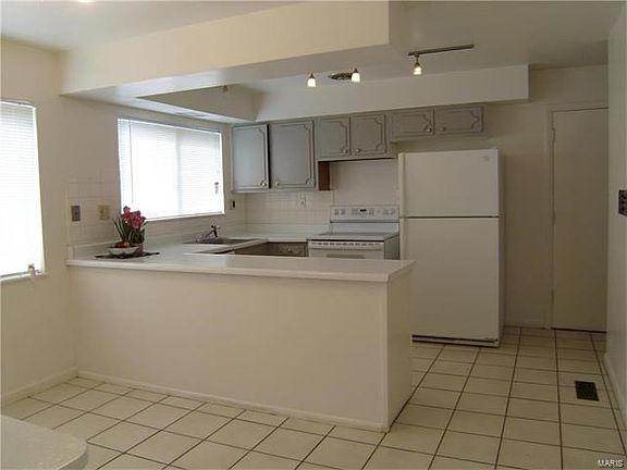 3rd image of 1375 White Orchard Ln