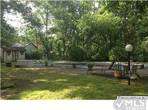 2nd image of 222 Carol St