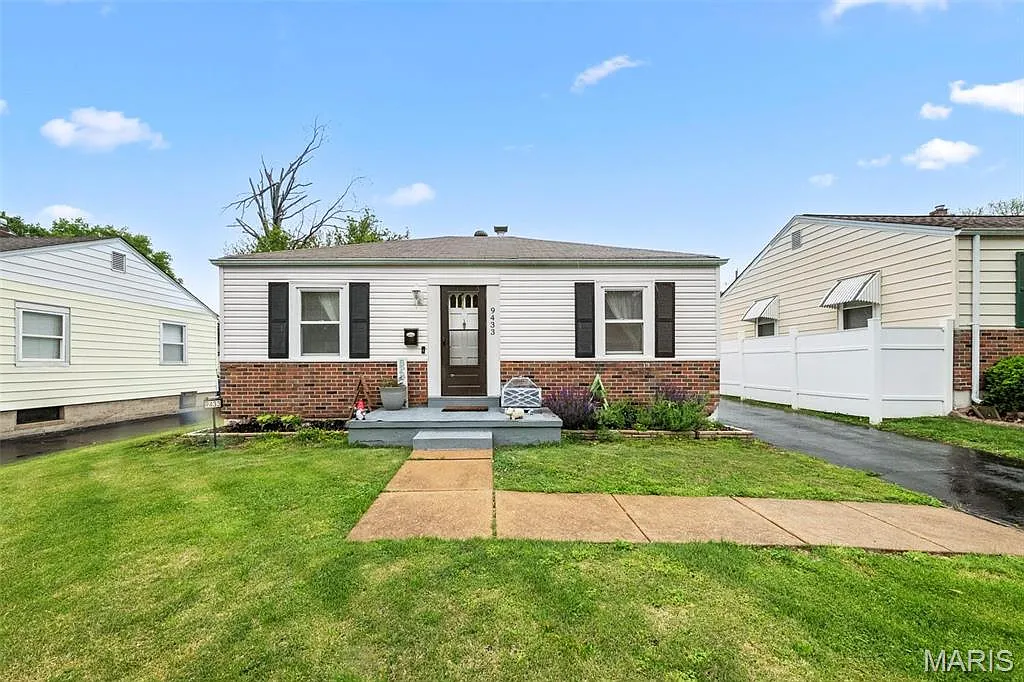 9433 Kathlyn Dr photo 1
