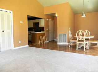 36 Falcon Ridge Way, Hamburg, NJ 07419