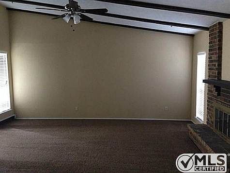 3rd image of 816 Live Oak Dr