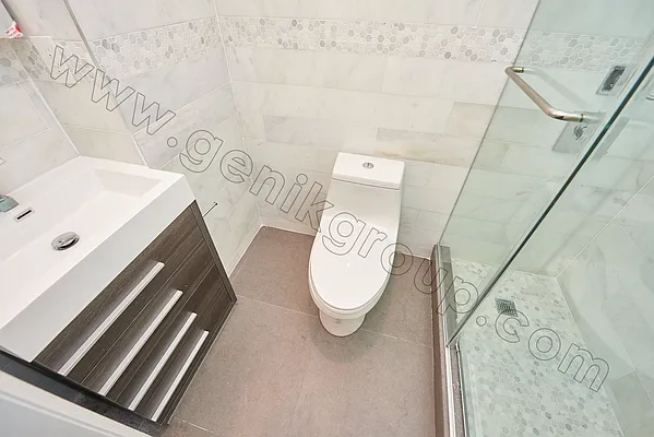 Rented by Genik Group Corp | media 28