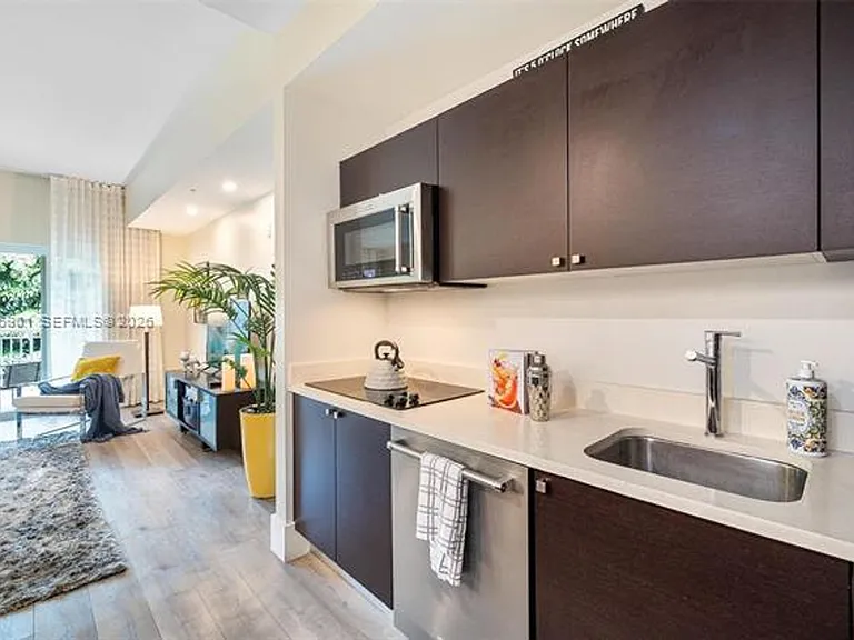5300 NW 87th Ave #Townhouse 612 — Photo 7