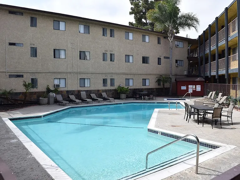 1331 N Figueroa Pl — Photo 3
