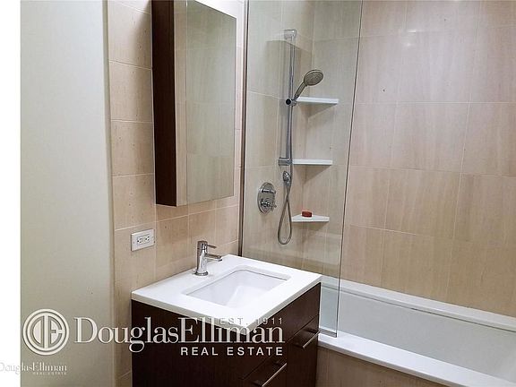 4th image of 39 E 29th St #8-E