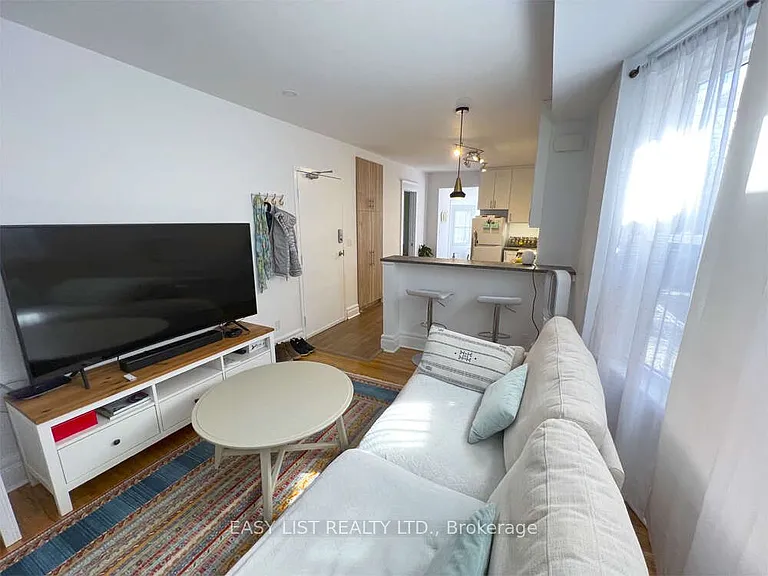 5 Garnock Ave #2 — Photo 4