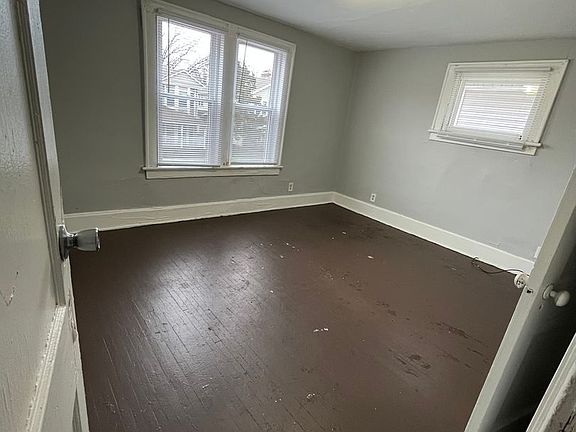 3rd image of 357-359 Midland Ave