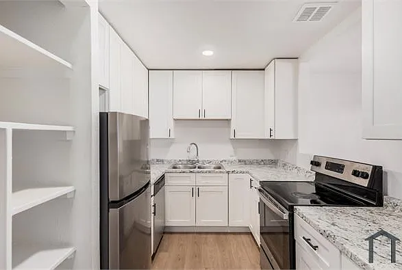 2411 W Hazelwood St #77 — Photo 6