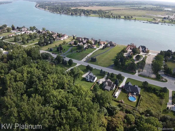 3664 River Rd, East China, MI 48054