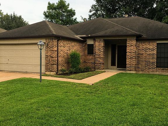 3rd image of 14119 Cornelia Dr
