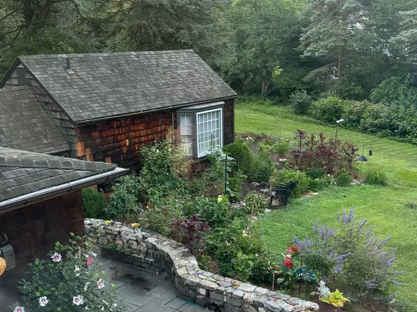 151 Skunk Lane, Wilton, CT 06897