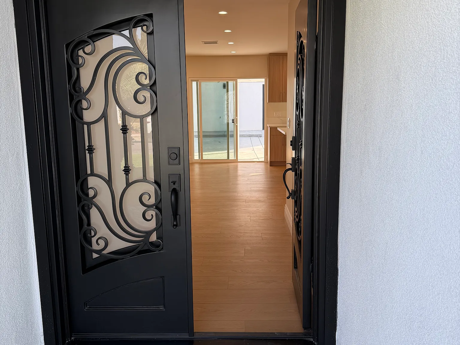 4 bed, 1406 sqft, $4,000 — Photo 3