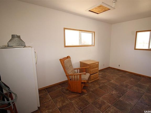 4th image of 8241 Range ROAD