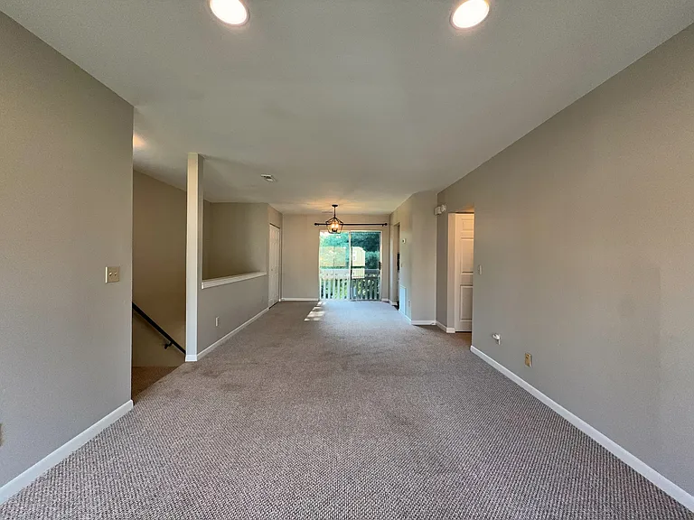 1702 Granville Rd — Photo 9