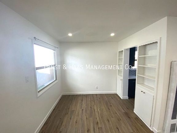 3rd image of 4510 1/2 N Lakewood Blvd