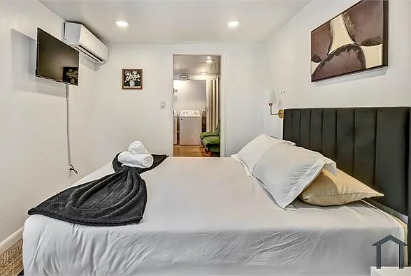 1 bed, 450 sqft, $1,400 — Photo 1