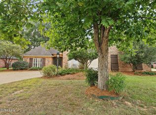 105 Thornwood Dr, Clinton, MS 39056